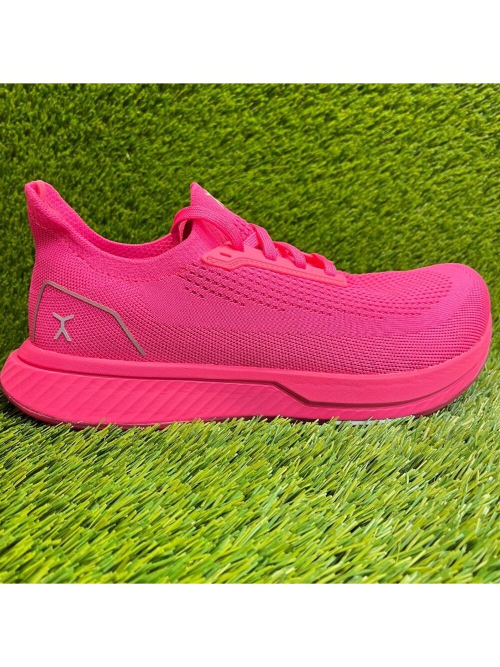 Flux Adapt Runner Neon Pink Mens Size 10 Athletic Walking Knit Shoes Sneakers